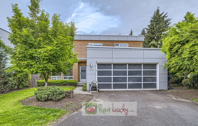 Spectacular 5-Bedroom Seattle Home in Pinehurst w/2-Car Attached Garage!!