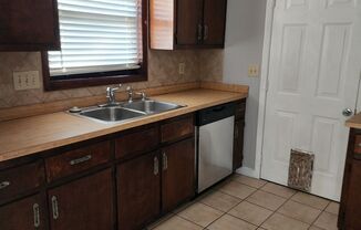 2 beds, 2 baths, $1,200