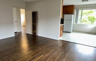 2 beds, 1 bath, 840 sqft, $3,000