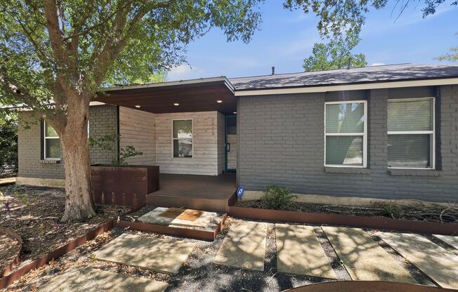 Unique Redesign - South Austin 3/2 - Big Private Yard - Garage- Great Neighborhood - Close to Everything
