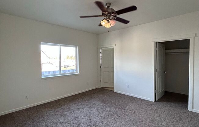 3 beds, 2 baths, $1,650