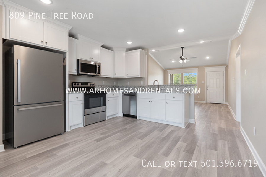 809 PINE TREE RD