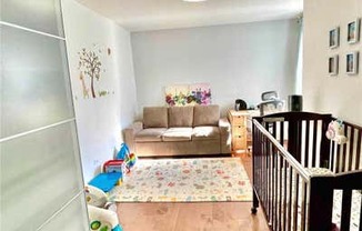 2 beds, 1 bath, 1,000 sqft, $3,000, Unit 5C