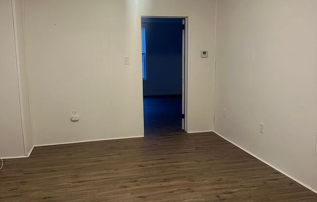 1 bed, 1 bath, $1,000, Unit 105