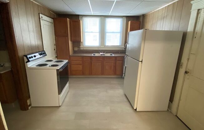 4 beds, 1 bath, 1,200 sqft, $800, Unit Unit 4