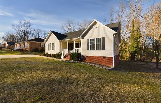 Wonderful 3 Bedroom Rancher in Colonial Heights Ready June 15th!