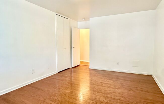 2 beds, 1 bath, $1,550, Unit Unit 212