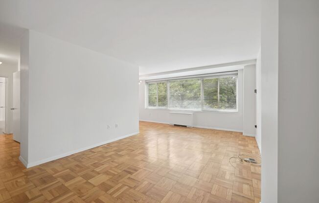 Walk to Georgetown! One Month Concession! Professionally Managed & Recently Renovated // 1 Bedroom 1 Bathroom Home // Glover Park//