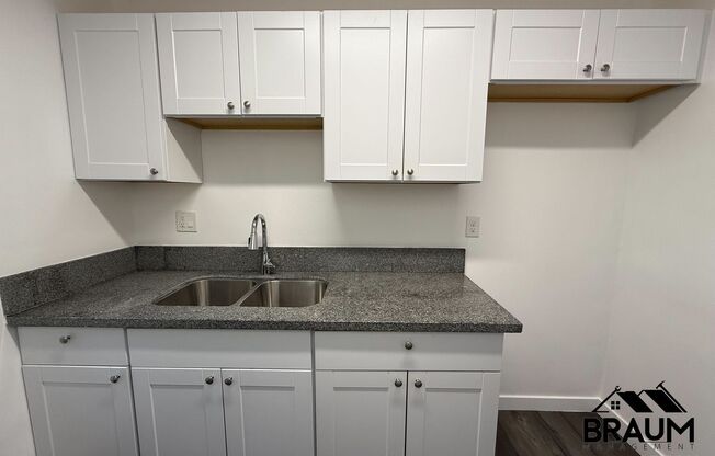 Studio, 1 bath, 500 sqft, $1,550, Unit 10