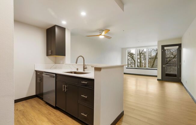 1 bed, 1 bath, 634 sqft, $2,445, Unit 511