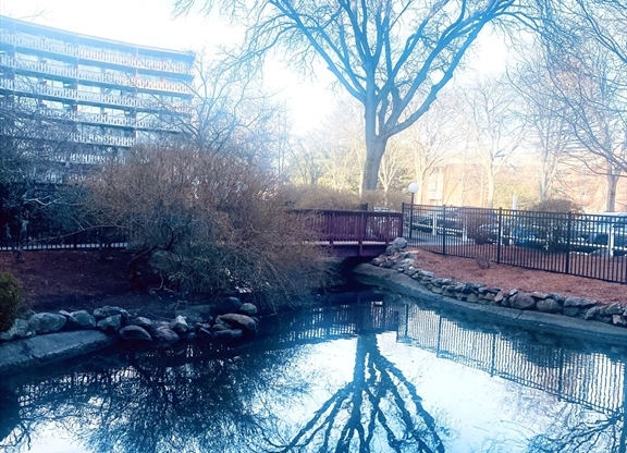 2 beds, 1 bath, 850 sqft, $2,675, Unit T-37