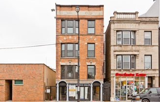 3324 N CLARK ST