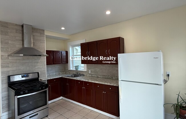 18 LINDEN ST