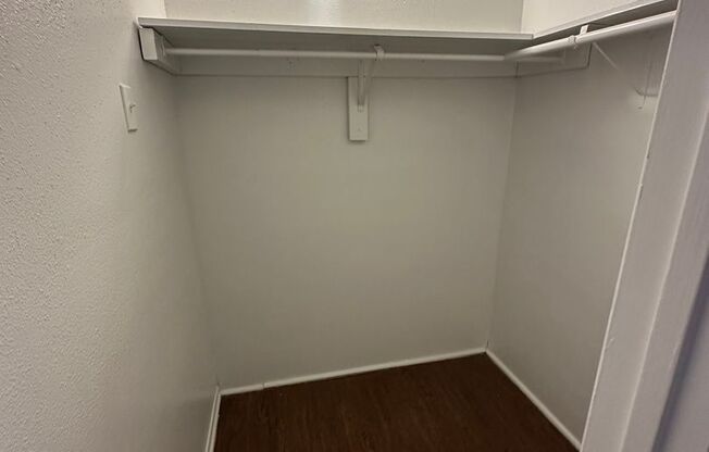 Brookview Duplex 6822