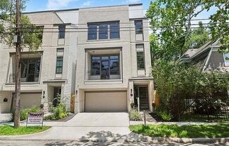 414 HYDE PARK BLVD