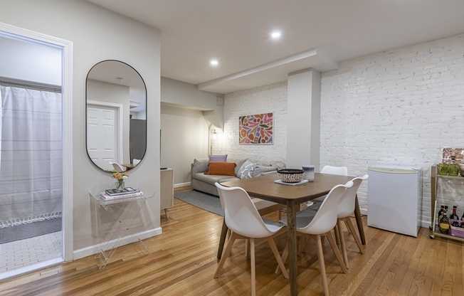 426 MARLBOROUGH ST