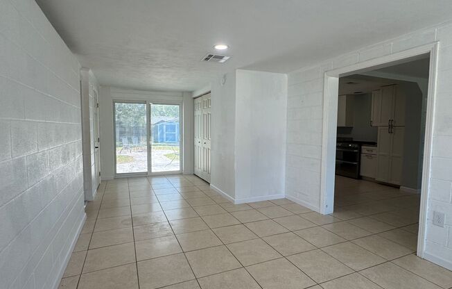 REMODELED Eustis 2/2 with NO HOA!