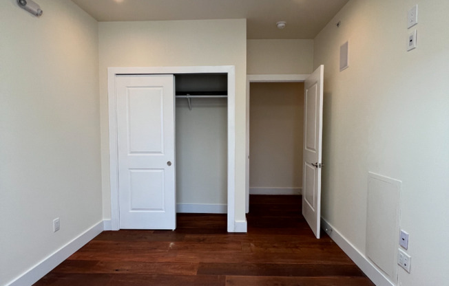 2 beds, 1 bath, 900 sqft, $2,295