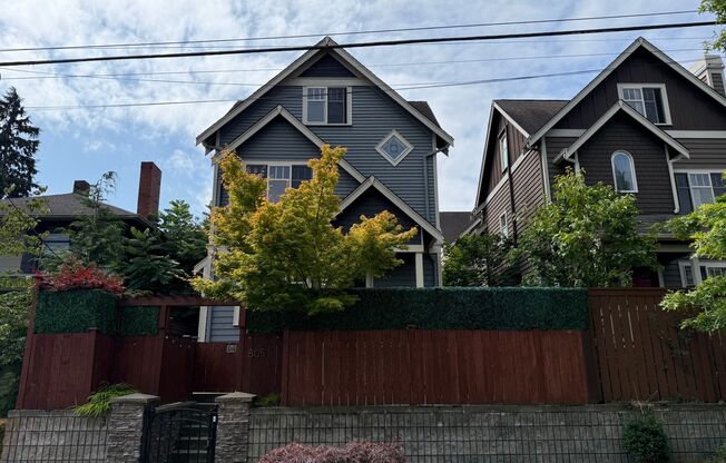 Modern 3bd Home Close to Woodland Park Zoo!