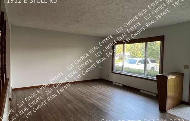 1952 E STOLL RD