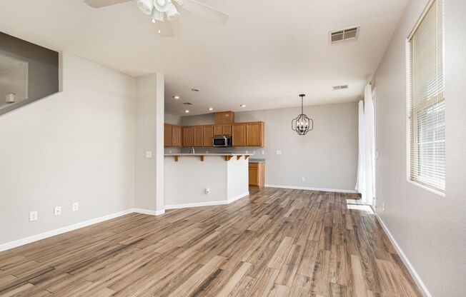 3 beds, 2.5 baths, $1,900, Unit UNIT 152