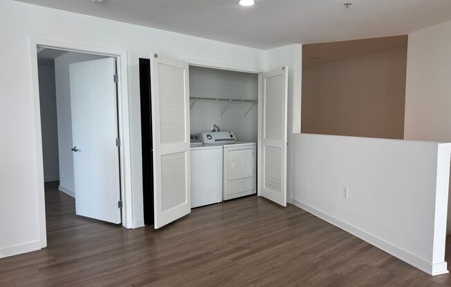 3 beds, 3 baths, 1,956 sqft, $5,030, Unit 475
