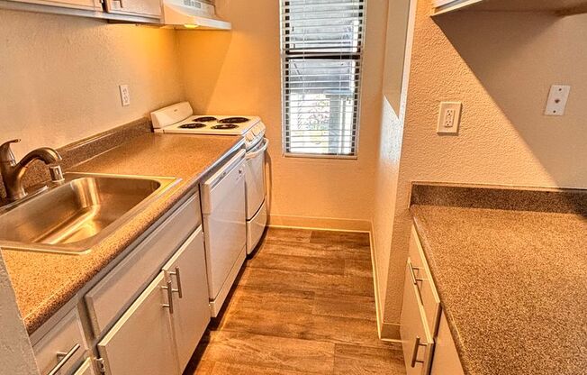 1 bed, 1 bath, $1,325, Unit 56