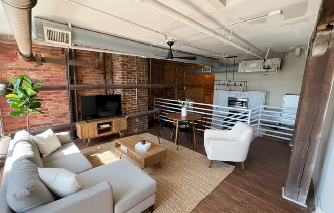 1 bed, 1 bath, 531 sqft, $1,370