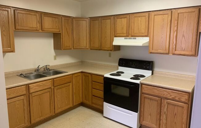 1 bed, 1 bath, $895, Unit 403