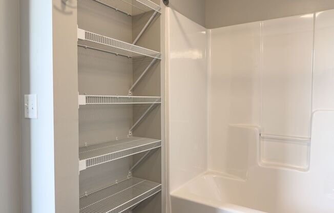 2 beds, 2.5 baths, 1,575 sqft, $3,250