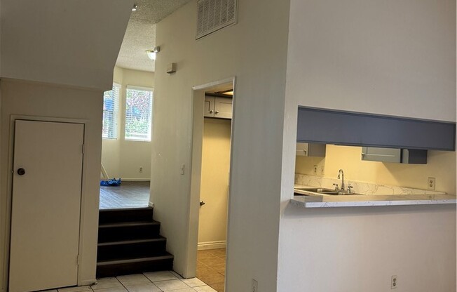 4904 ITHACA AVE