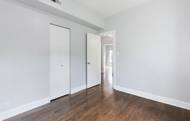 3 beds, 1 bath, 900 sqft, $2,750, Unit 6100-2nd floor