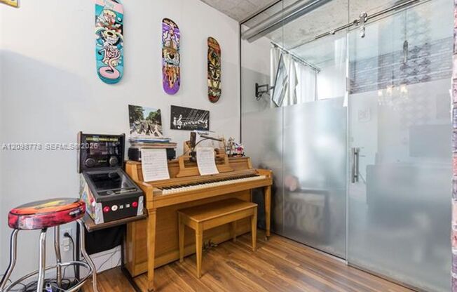 2 beds, 2 baths, $4,500, Unit # 3124