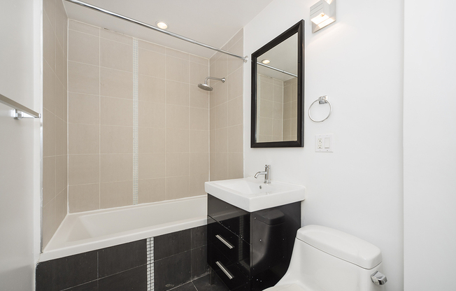 2 beds, 2 baths, $4,595, Unit 4E