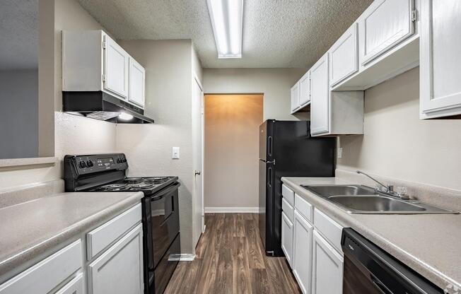 1 bed, 1 bath, 707 sqft, $1,135