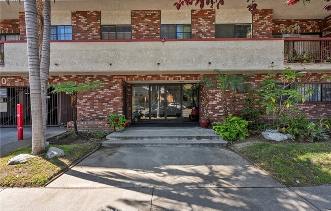 2 beds, 2 baths, 1,571 sqft, $2,995, Unit 203