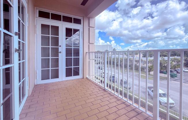 2 beds, 2 baths, 910 sqft, $2,700