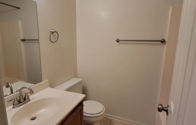 2 beds, 2 baths, 1,000 sqft, $1,275, Unit 1813