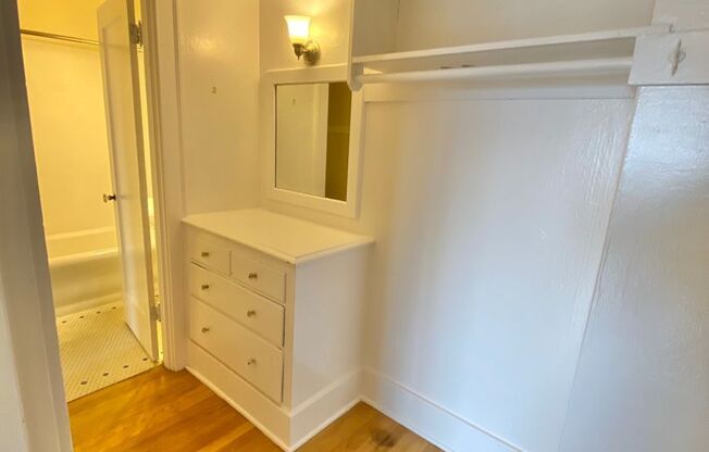 Studio, 1 bath, 425 sqft, $1,395, Unit 312