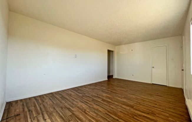 2bed 1bath duplex with fenced yard