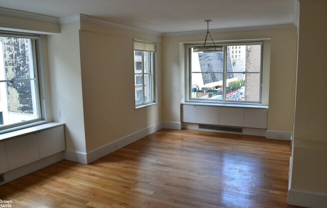 1 bed, 1.5 baths, $4,750, Unit 5D