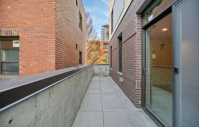 2 beds, 1 bath, 660 sqft, $2,200, Unit 208