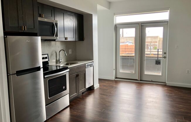 Studio, 1 bath, 400 sqft, $1,262.5, Unit 403