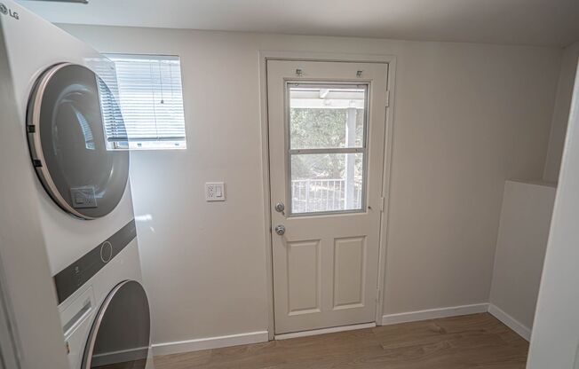 2 beds, 1 bath, $2,595