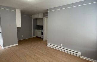 1 bed, 1 bath, $700, Unit 5