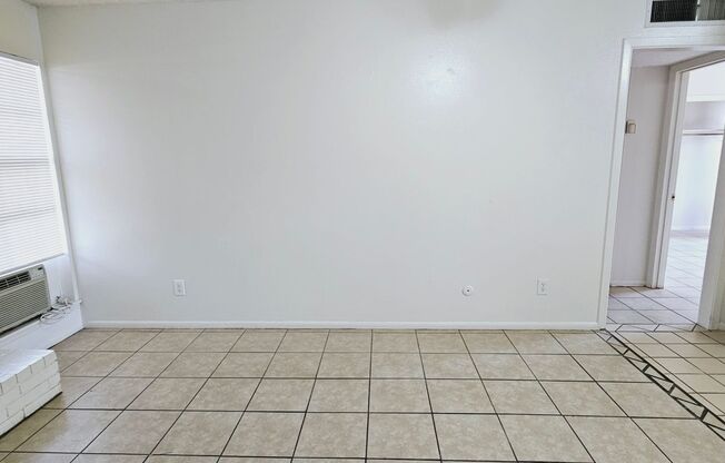 Cozy 2 bedroom, 1 bath apartment in West El Paso!