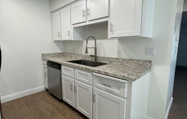 1 bed, 1 bath, 665 sqft, $1,470, Unit 1858-105