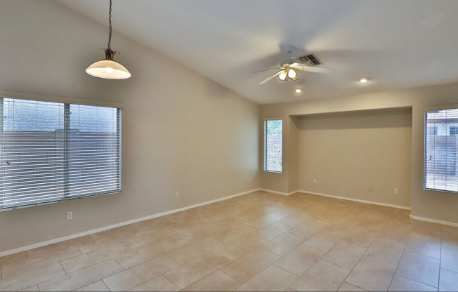 Beautiful 4-Bedroom Chandler Home with Prime Location!