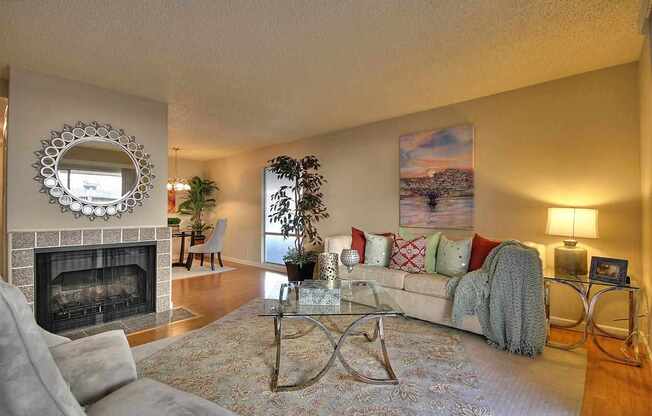 For Rent – Charming 2BR single level condo  in Fremont's Popular Roundtree Complex