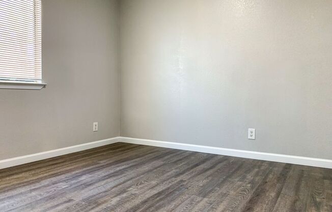 2 beds, 1 bath, 800 sqft, $1,050, Unit 532-C